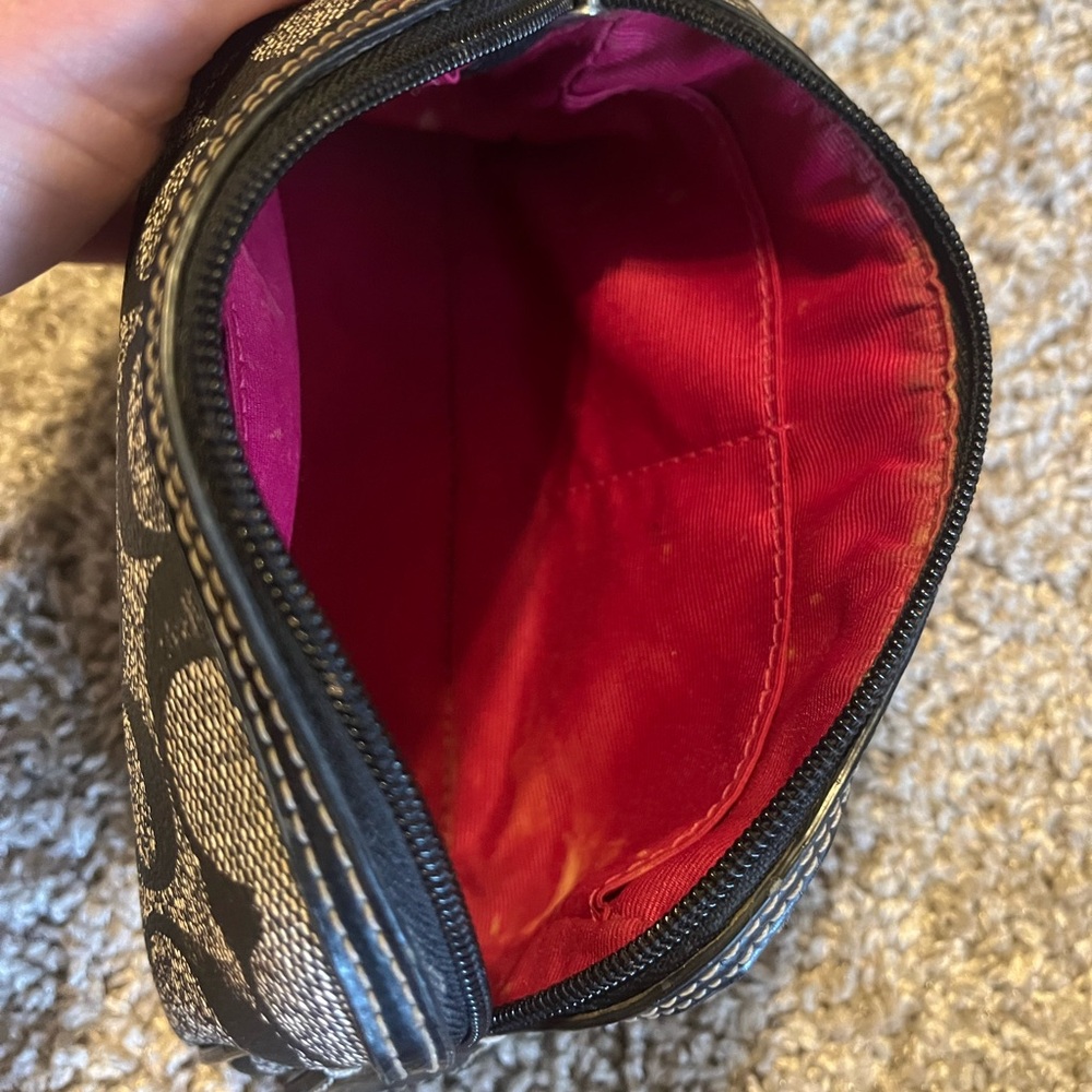 Early 2000’s Coach makeup bag or clutch - Picture 5 of 6